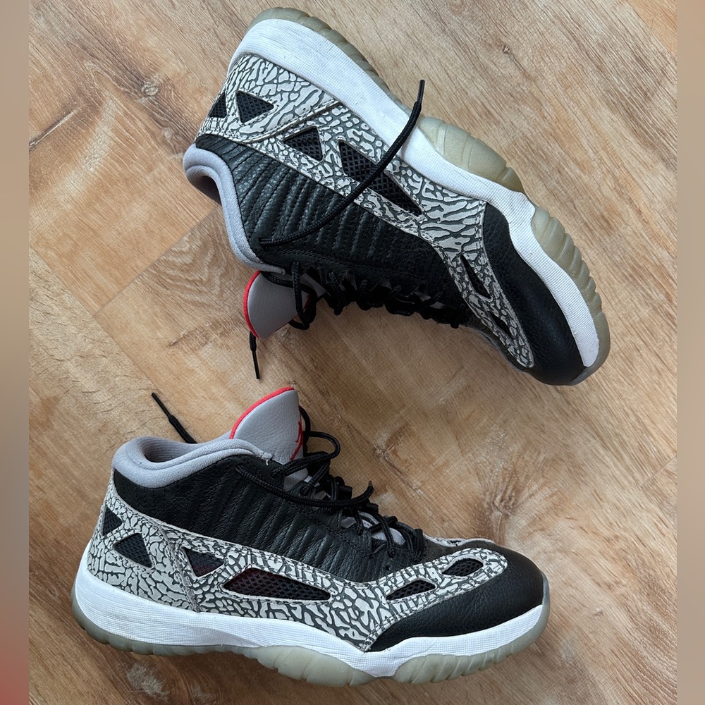 Jordan 11 Retro Low IE